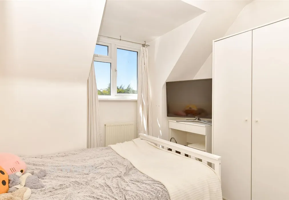 Bedroom 2 - Turners Court, West Kingsdown, Sevenoaks, Kent - Wards of Kent