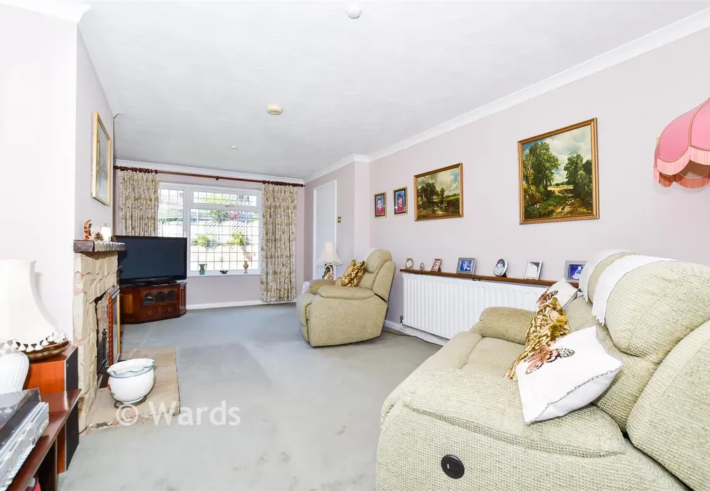 Lounge - The Ferns, Larkfield, Aylesford, Kent - Wards of Kent