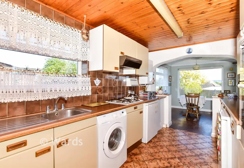 Kitchen - The Ferns, Larkfield, Aylesford, Kent - Wards of Kent