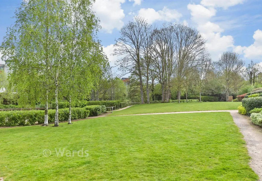 Communal Gardens - Stafford Gardens, Maidstone, Kent - Wards of Kent