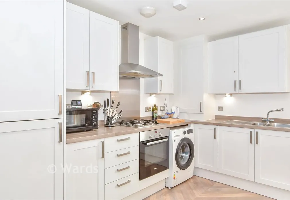 Lounge/ Kitchen - Avebury Avenue, Tonbridge, Kent - Wards of Kent
