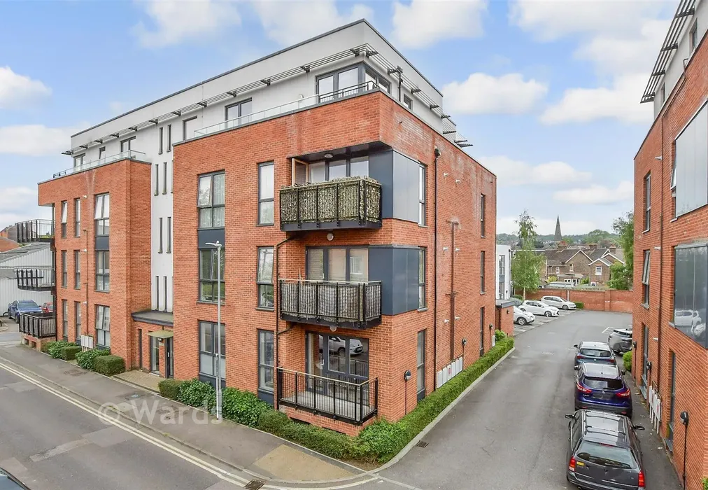 External (Web) 1 - Avebury Avenue, Tonbridge, Kent - Wards of Kent