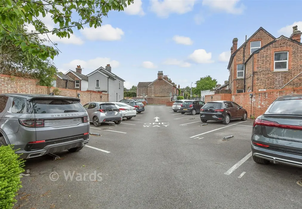 Driveway/Parking - Avebury Avenue, Tonbridge, Kent - Wards of Kent