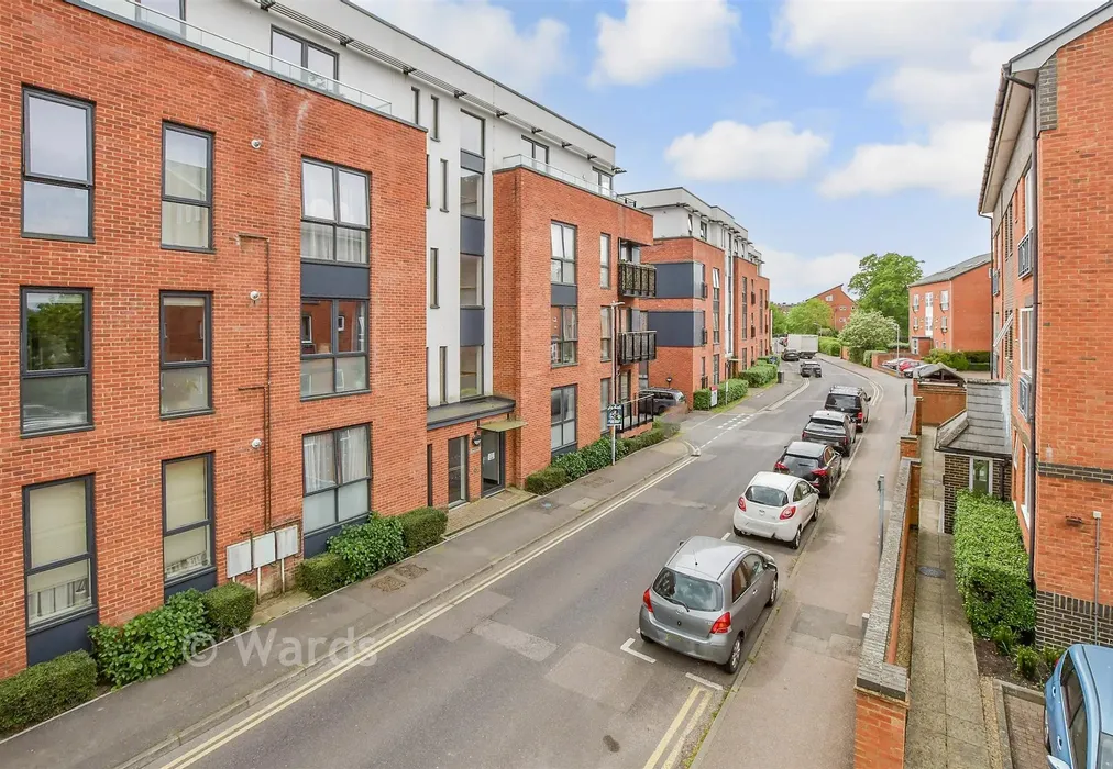 External (Web) - Avebury Avenue, Tonbridge, Kent - Wards of Kent