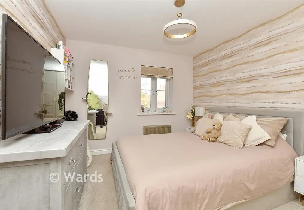 Bedroom 1 - Nunnery Grove, Minster On Sea, Sheerness, Kent - Wards of Kent