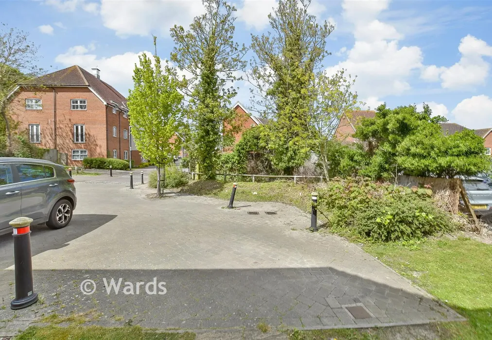 Driveway/Parking - Nunnery Grove, Minster On Sea, Sheerness, Kent - Wards of Kent