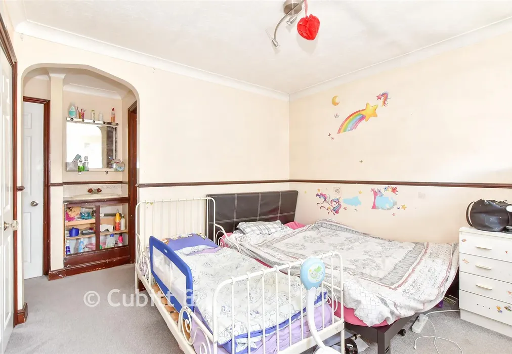Bedroom 1 - Audret Close, Fareham, Hampshire - Wards of Kent