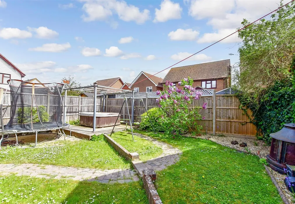 Rear Garden - Audret Close, Fareham, Hampshire - Wards of Kent