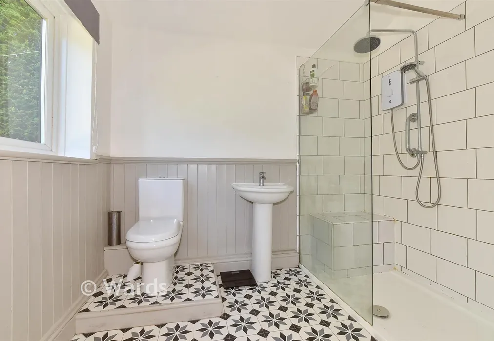 Shower Room - Bridleway Gardens, Broadstairs, Kent - Wards of Kent