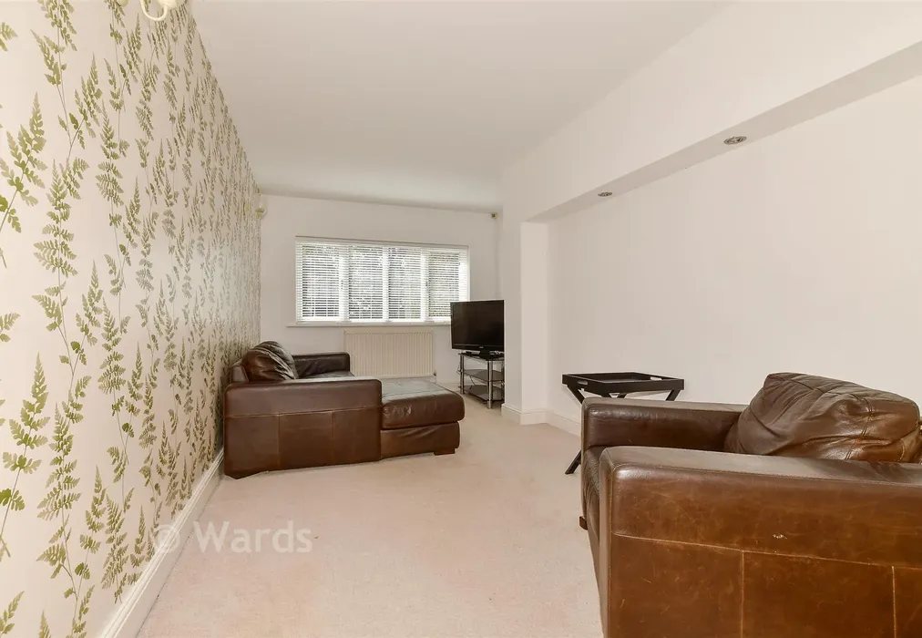 Family Room - Bridleway Gardens, Broadstairs, Kent - Wards of Kent