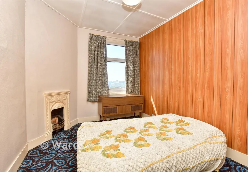 Bedroom 3 - High Street, Sheerness, Kent - Wards of Kent