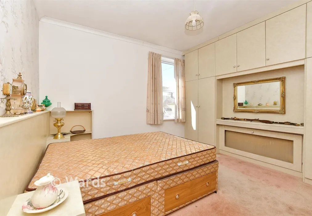 Bedroom 2 - High Street, Sheerness, Kent - Wards of Kent