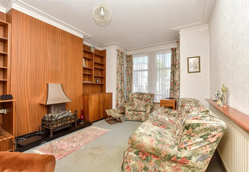 Lounge - High Street, Sheerness, Kent - Wards of Kent