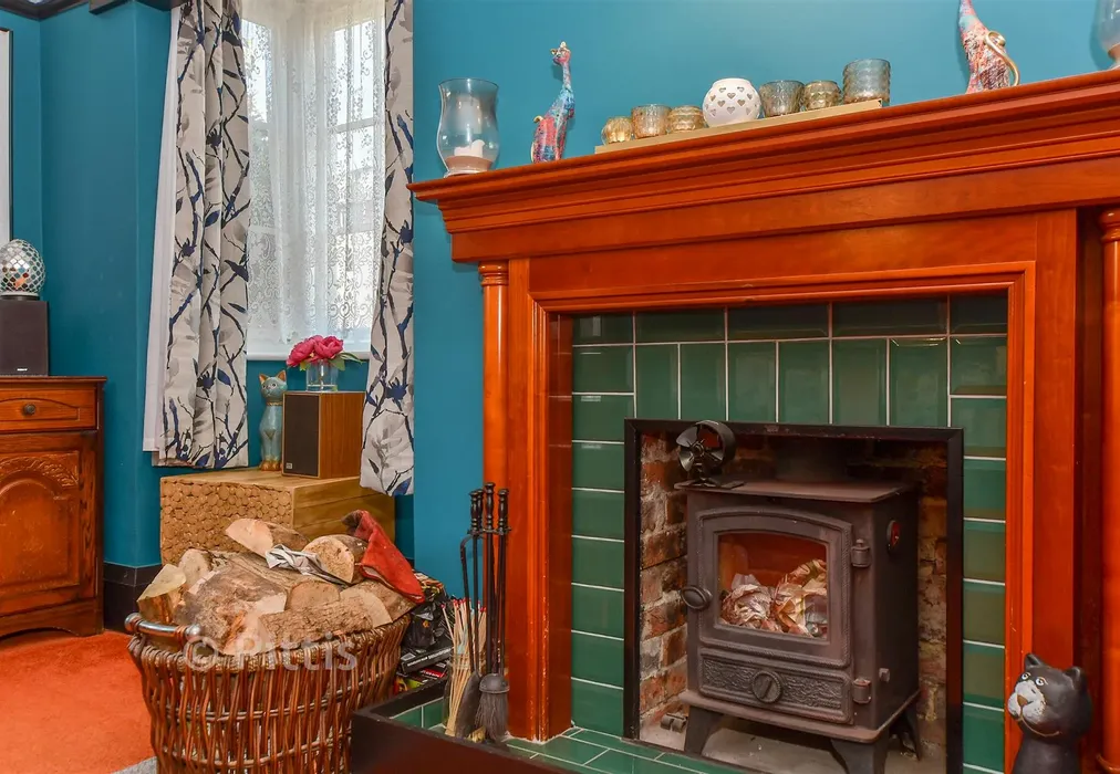 Internal Lifestyle Photograph - St. John's Road, Sandown, Isle of Wight - Wards of Kent