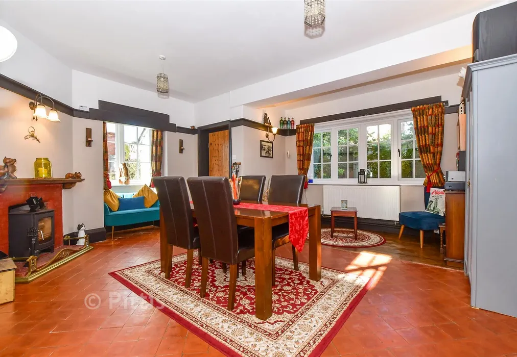 Dining Room - St. John's Road, Sandown, Isle of Wight - Wards of Kent