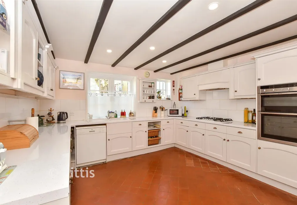 Kitchen - St. John's Road, Sandown, Isle of Wight - Wards of Kent