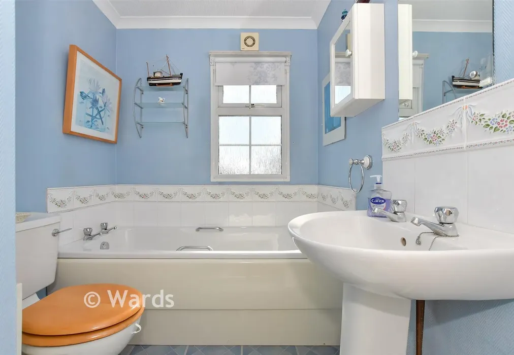 Bathroom - Golf Road, Deal, Kent - Wards of Kent