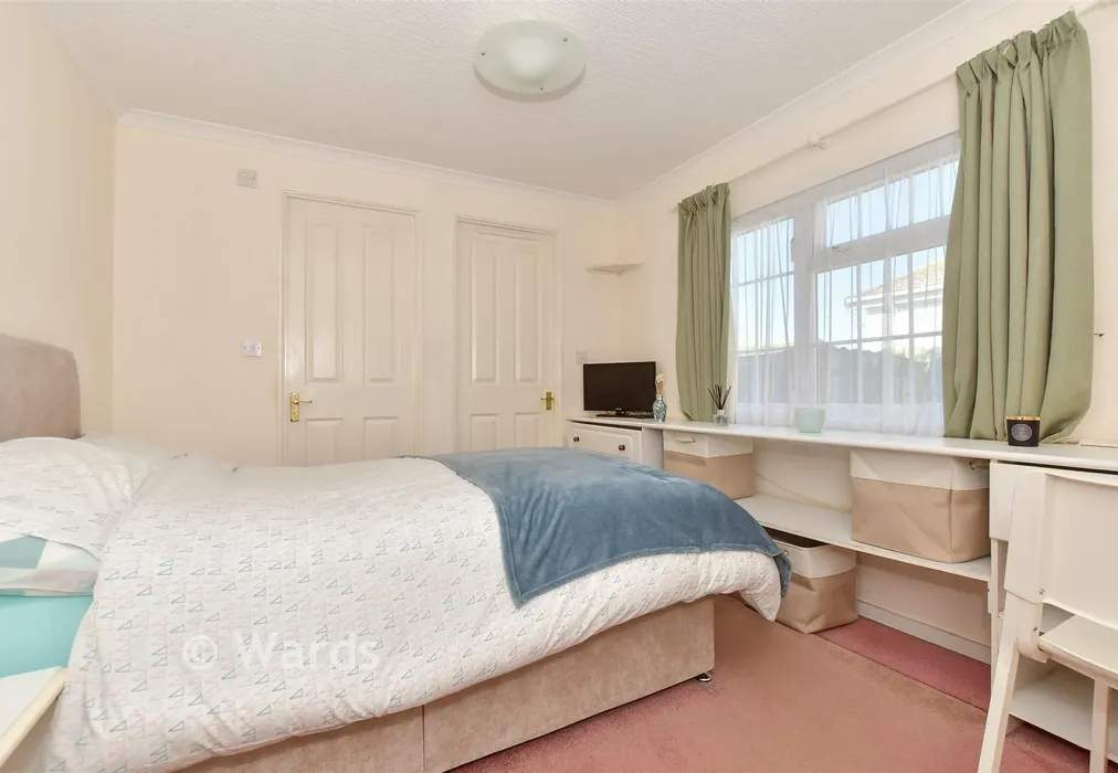 Bedroom 1 - Golf Road, Deal, Kent - Wards of Kent