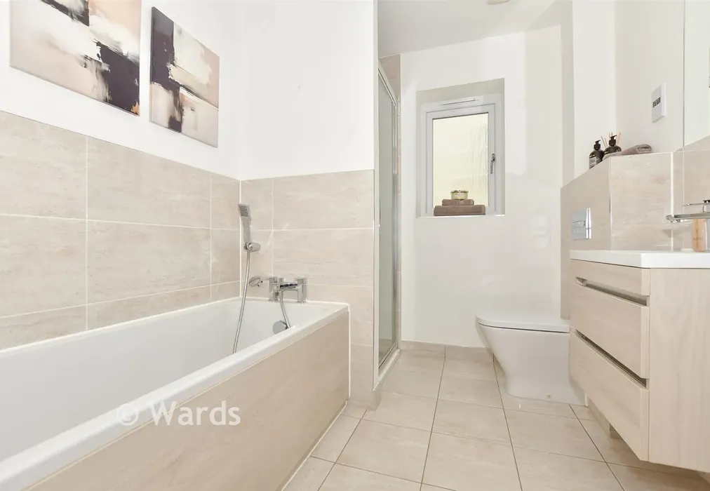 Bathroom - Kings Way, Folkestone, Kent - Wards of Kent