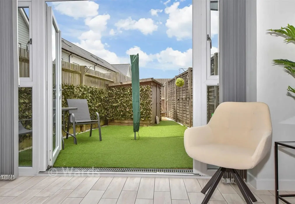 External Lifestyle Photograph - Kings Way, Folkestone, Kent - Wards of Kent