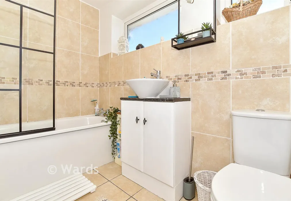 Bathroom - Warrington Road, Paddock Wood, Tonbridge, Kent - Wards of Kent