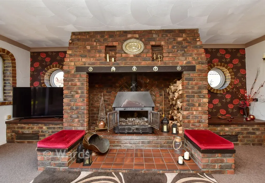 Internal Feature - Barton Hill Drive, Minster On Sea, Sheerness, Kent - Wards of Kent