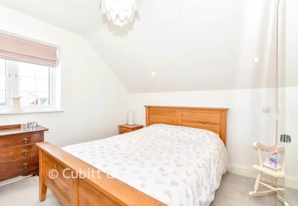 Bedroom 1 - St. Martin's Lane, Littlehampton, West Sussex - Wards of Kent