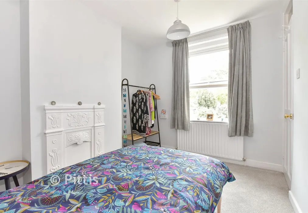 Bedroom 2 - West Street, Ventnor, Isle of Wight - Wards of Kent