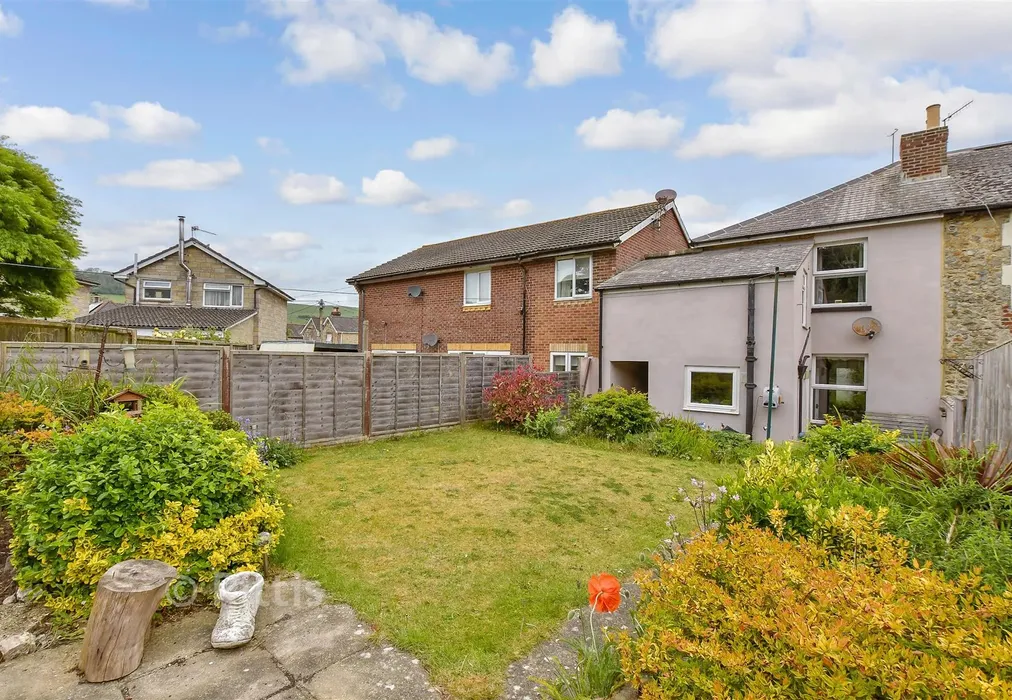 Rear Garden - West Street, Ventnor, Isle of Wight - Wards of Kent