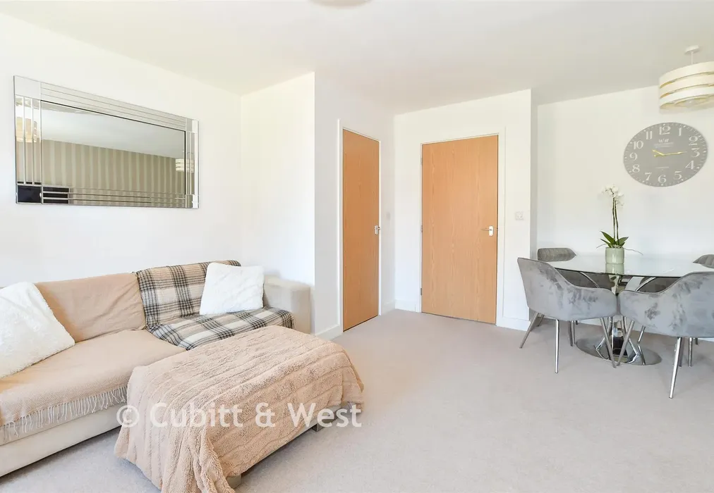 Lounge - Hawking Drive, Cranleigh, Surrey - Wards of Kent