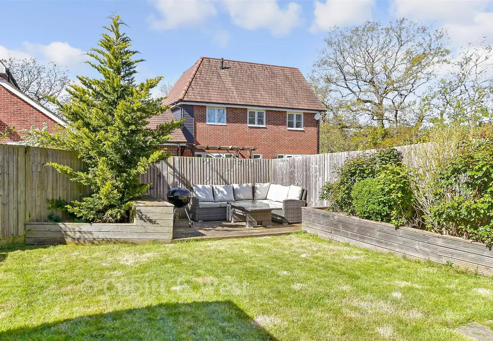 Rear Garden - Hawking Drive, Cranleigh, Surrey - Wards of Kent