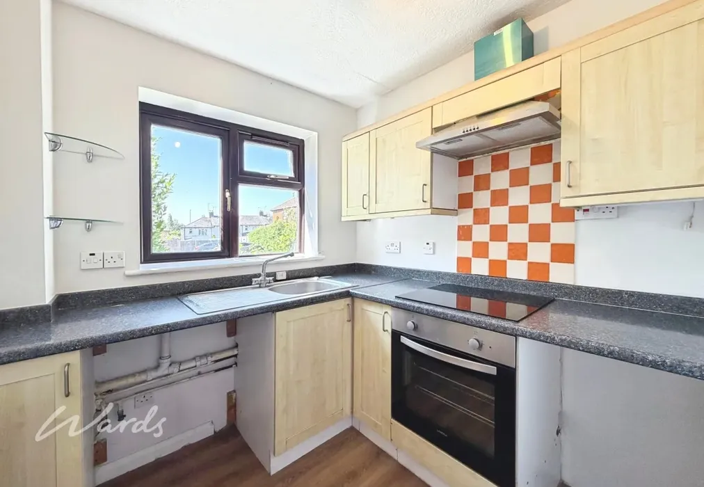 Kitchen - Blackmans Close Dartford DA1 - Wards of Kent