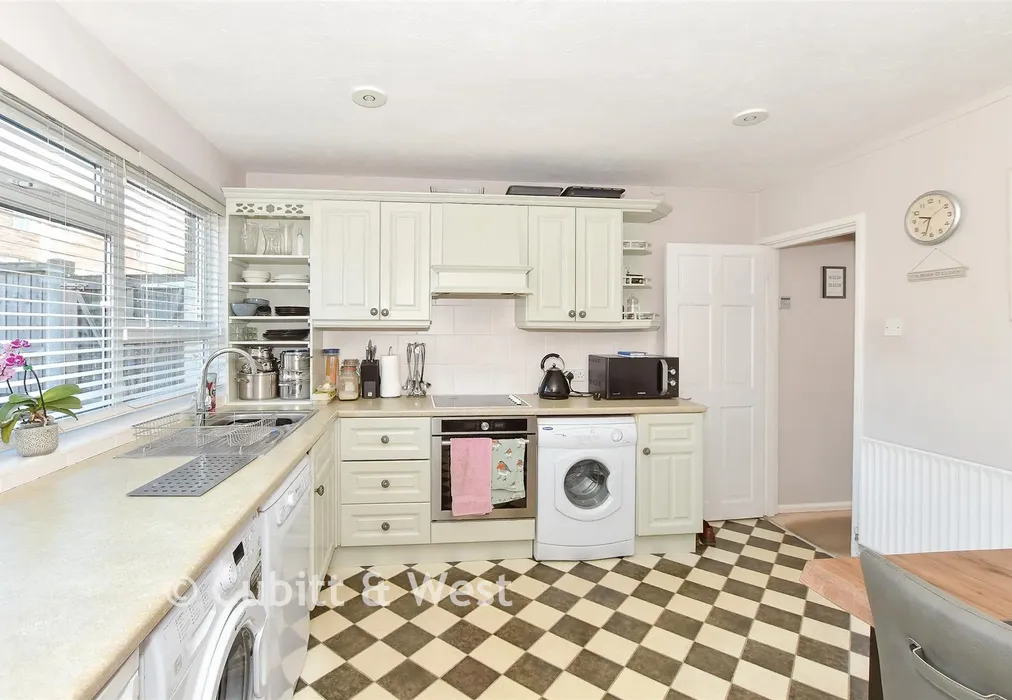 Kitchen - Beaumont Square, Cranleigh, Surrey - Wards of Kent