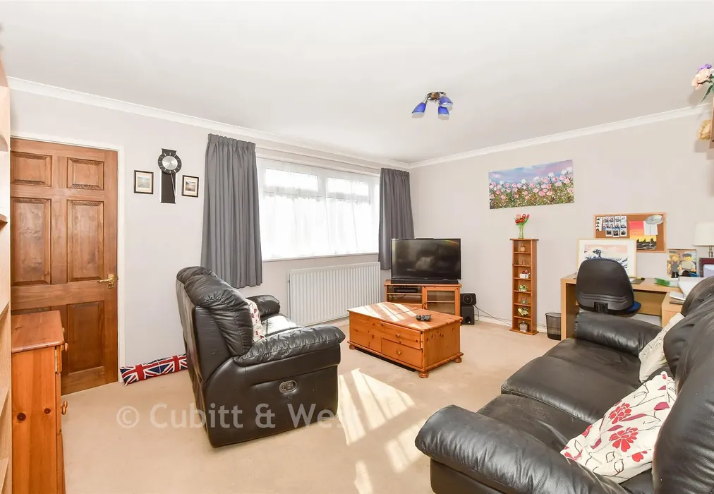 Lounge - Beaumont Square, Cranleigh, Surrey - Wards of Kent