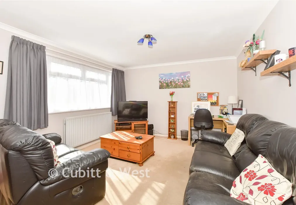 Lounge - Beaumont Square, Cranleigh, Surrey - Wards of Kent
