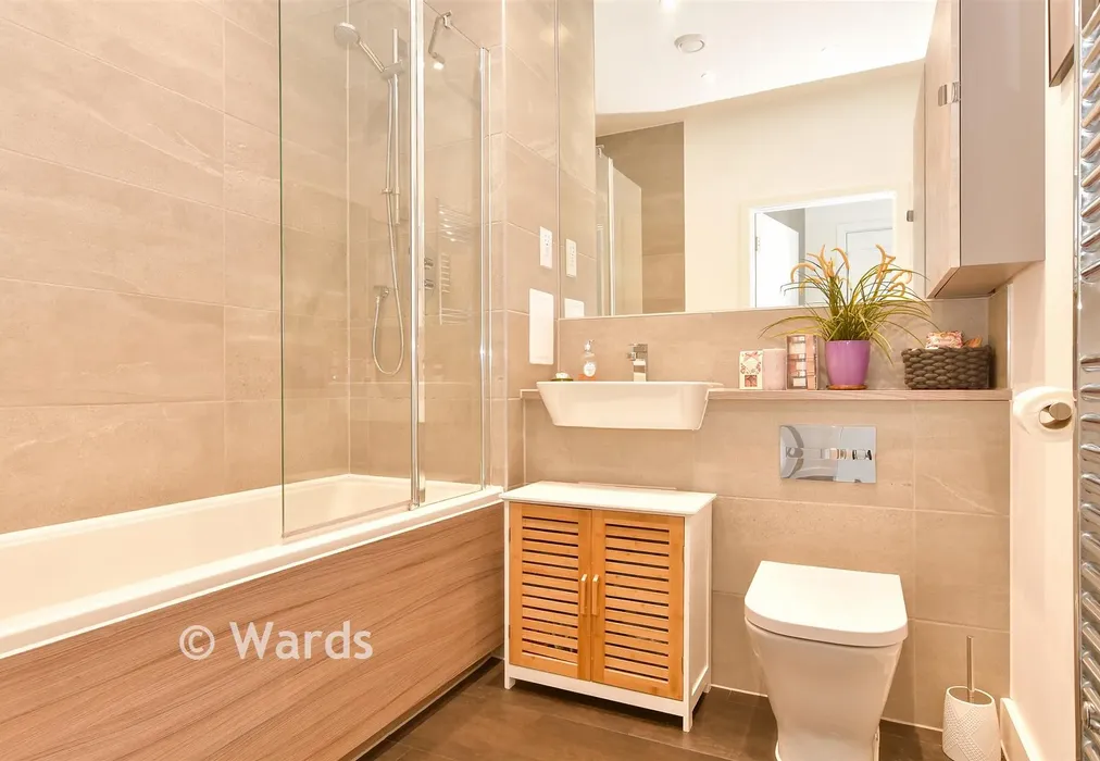 Bathroom - Glenway Road, Rochester, Kent - Wards of Kent