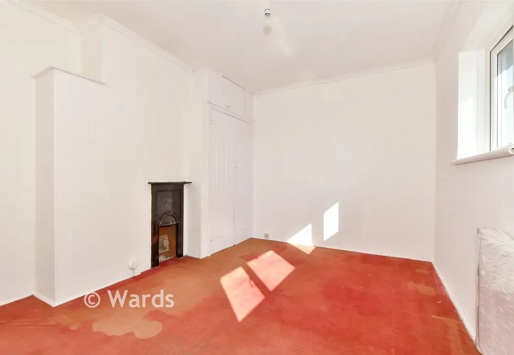 Bedroom 1 - Tennyson Place, Folkestone, Kent - Wards of Kent