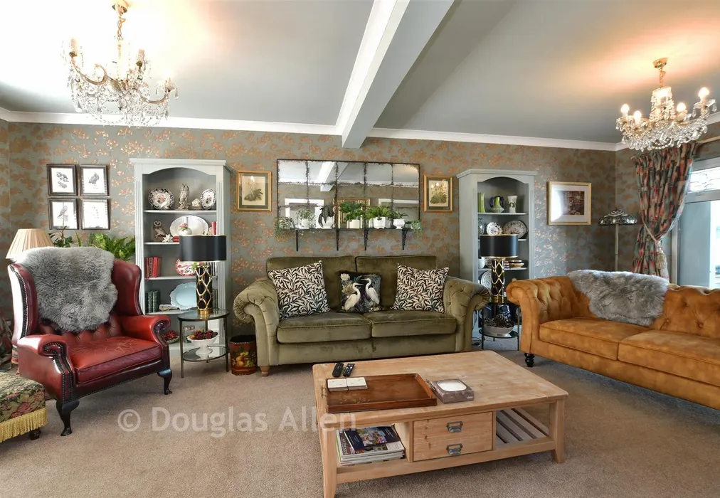 Lounge - Crays Hill, Billericay, Essex - Wards of Kent