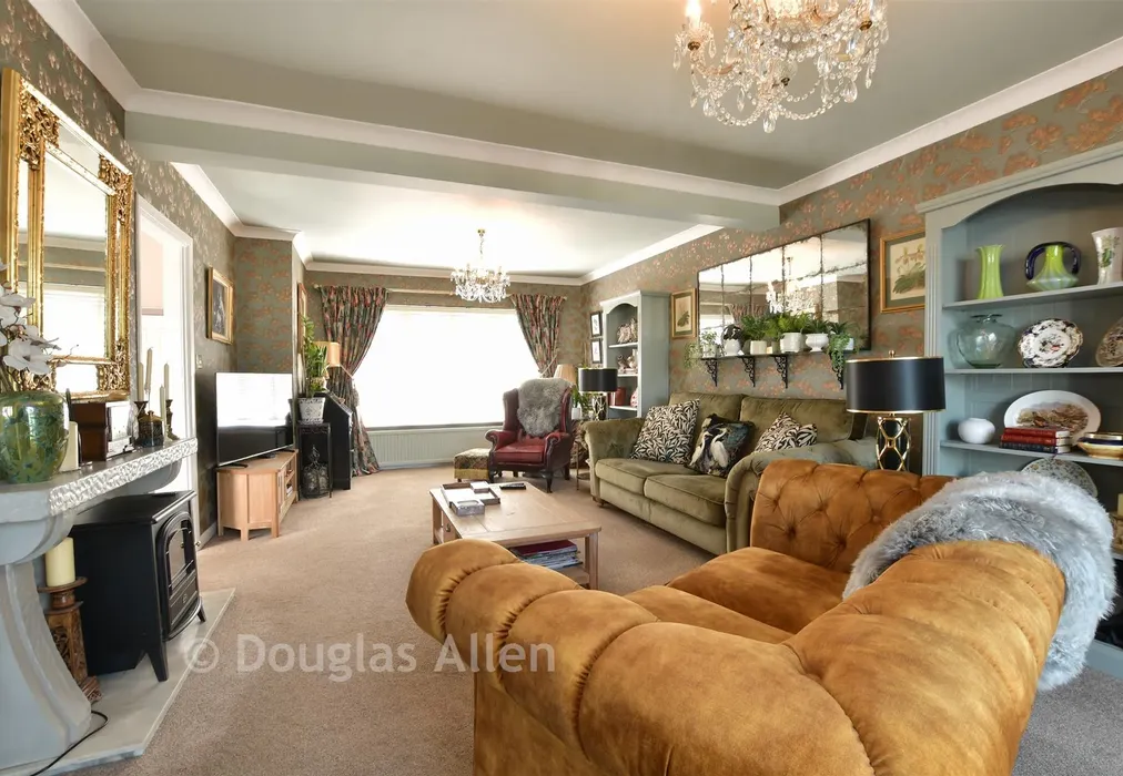 Lounge - Crays Hill, Billericay, Essex - Wards of Kent