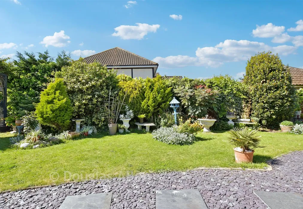 Rear Garden - Crays Hill, Billericay, Essex - Wards of Kent