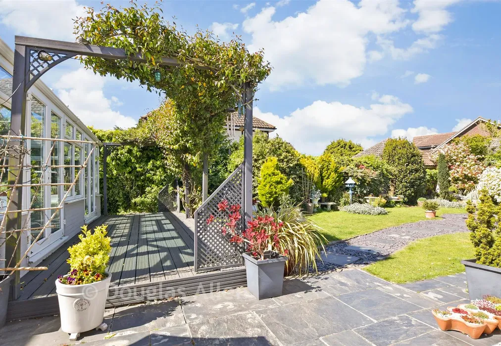 Rear Garden - Crays Hill, Billericay, Essex - Wards of Kent