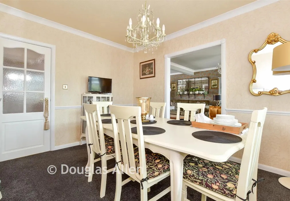Dining Area - Crays Hill, Billericay, Essex - Wards of Kent