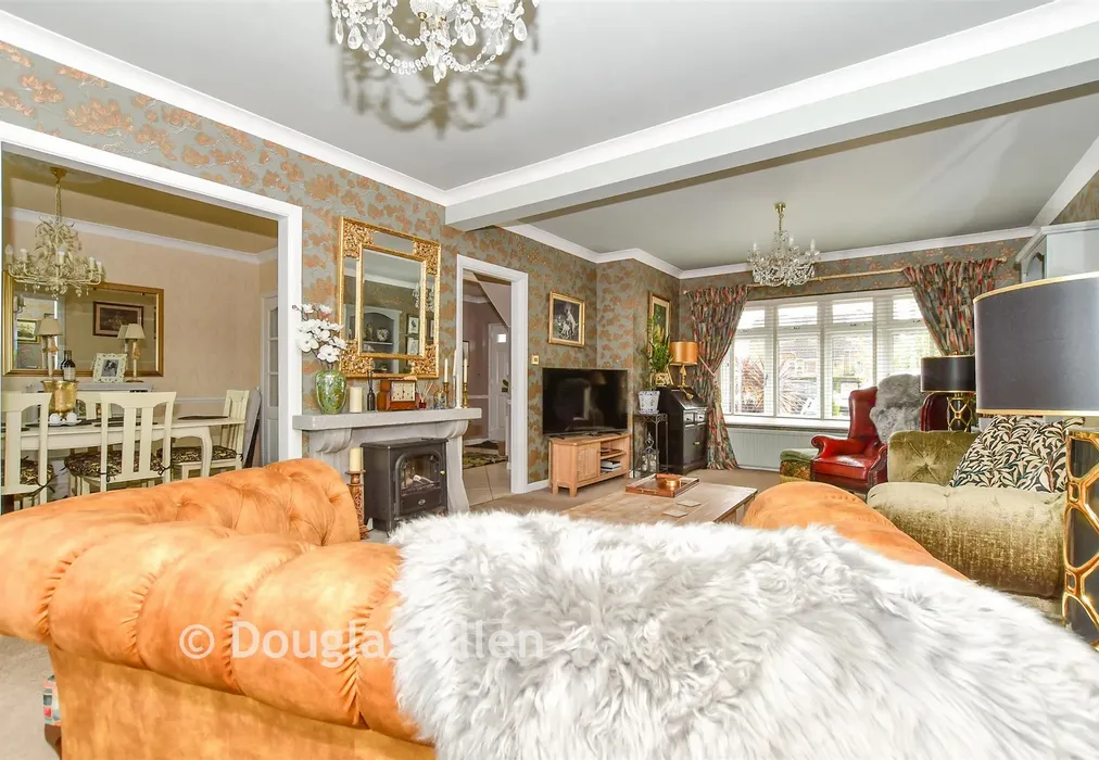 Lounge - Crays Hill, Billericay, Essex - Wards of Kent