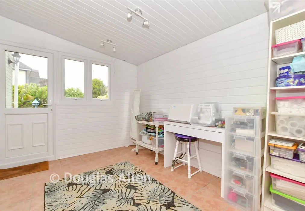 Room 1 - Crays Hill, Billericay, Essex - Wards of Kent