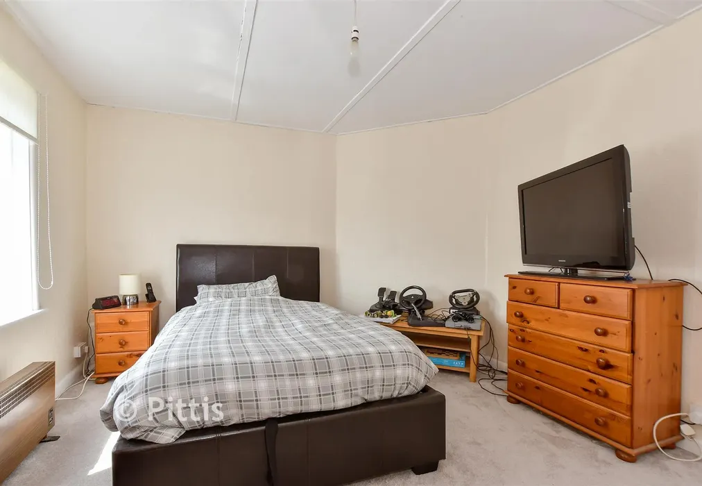 Bedroom 1 - Highfield Road, Newport, Isle of Wight - Wards of Kent