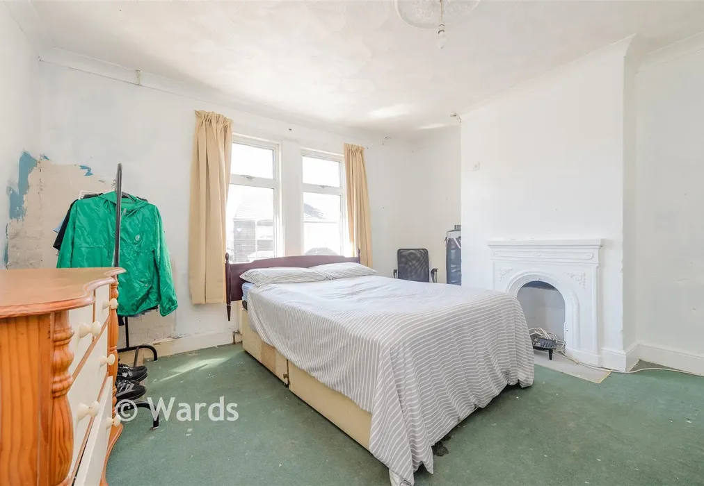 Bedroom 1 - Oaklands Road, Bexleyheath, Kent - Wards of Kent