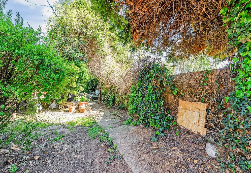 Rear Garden - Oaklands Road, Bexleyheath, Kent - Wards of Kent