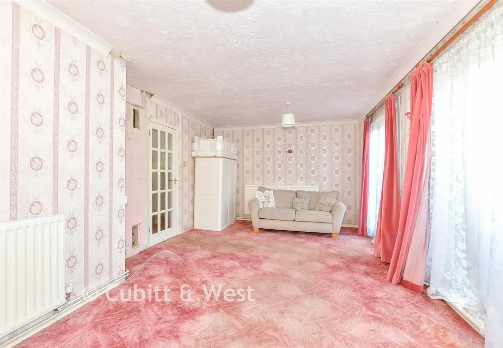 Lounge - Sunwood Road, Havant, Hampshire - Wards of Kent