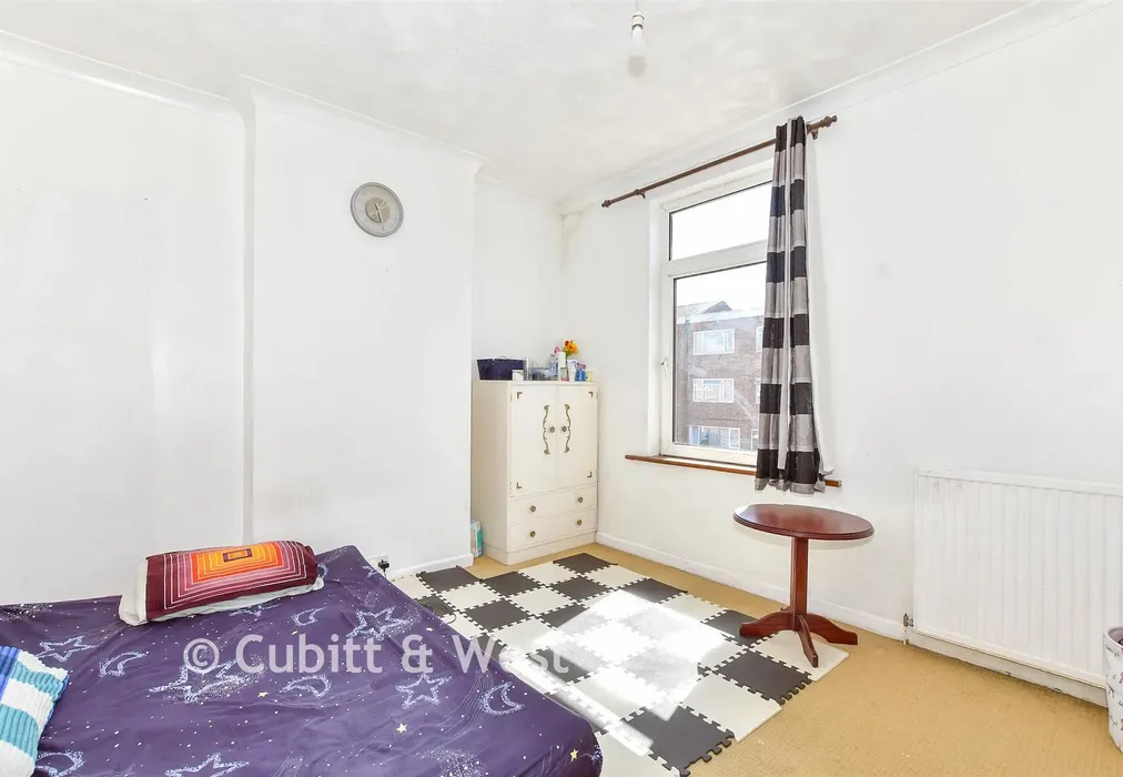 Bedroom 1 - Powerscourt Road, North End, Portsmouth, Hampshire - Wards of Kent