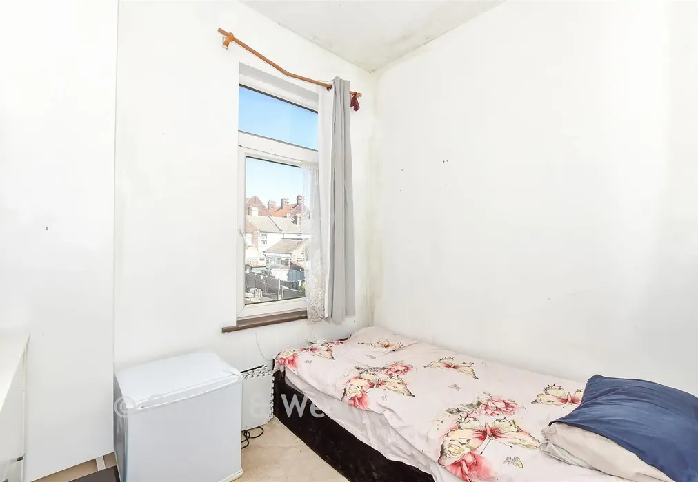 Bedroom 3 - Powerscourt Road, North End, Portsmouth, Hampshire - Wards of Kent